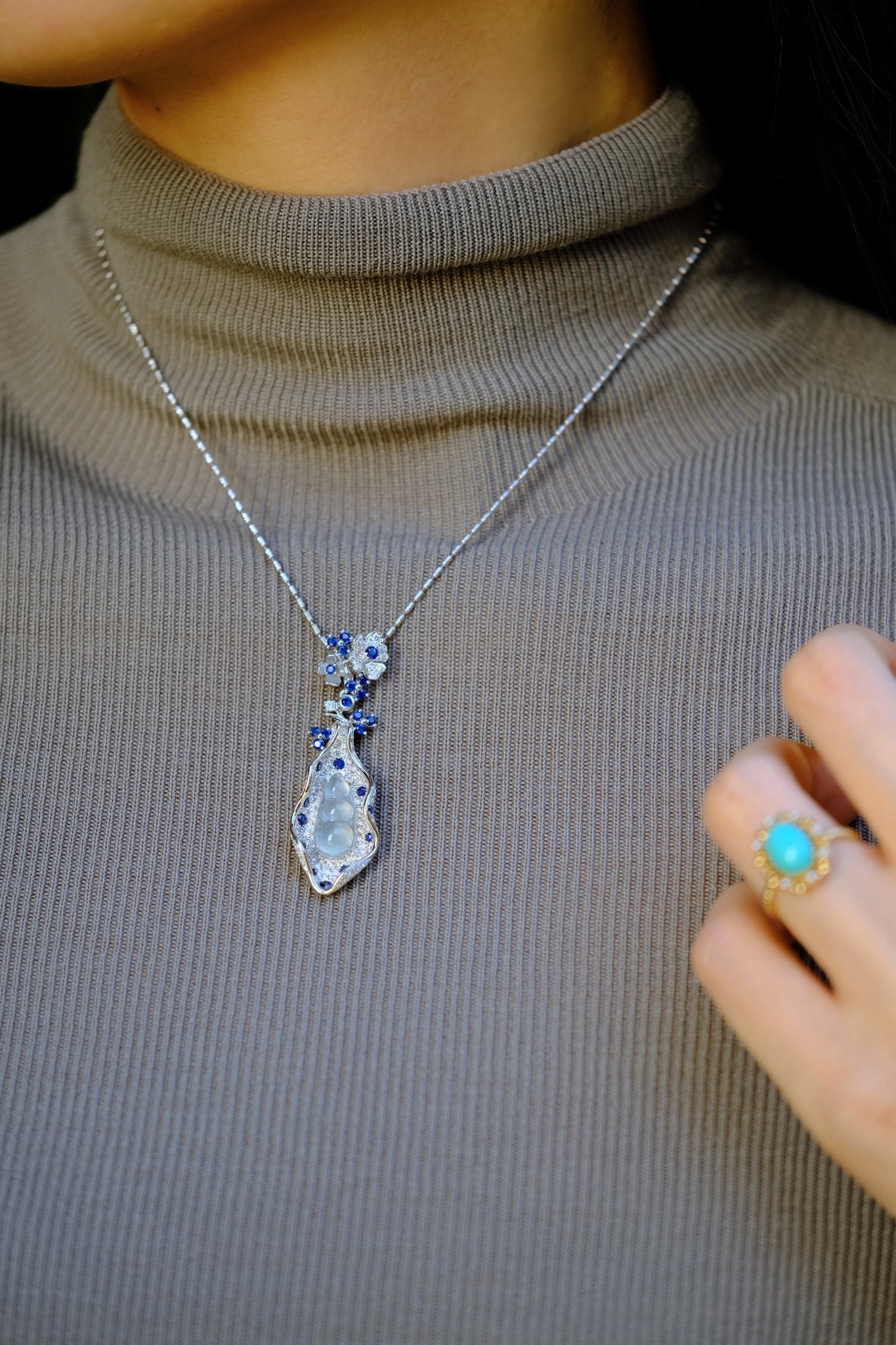 Nuits D'été | Jade & Diamond & Sapphire & Mother of Pearl Pendant in 18K White Gold